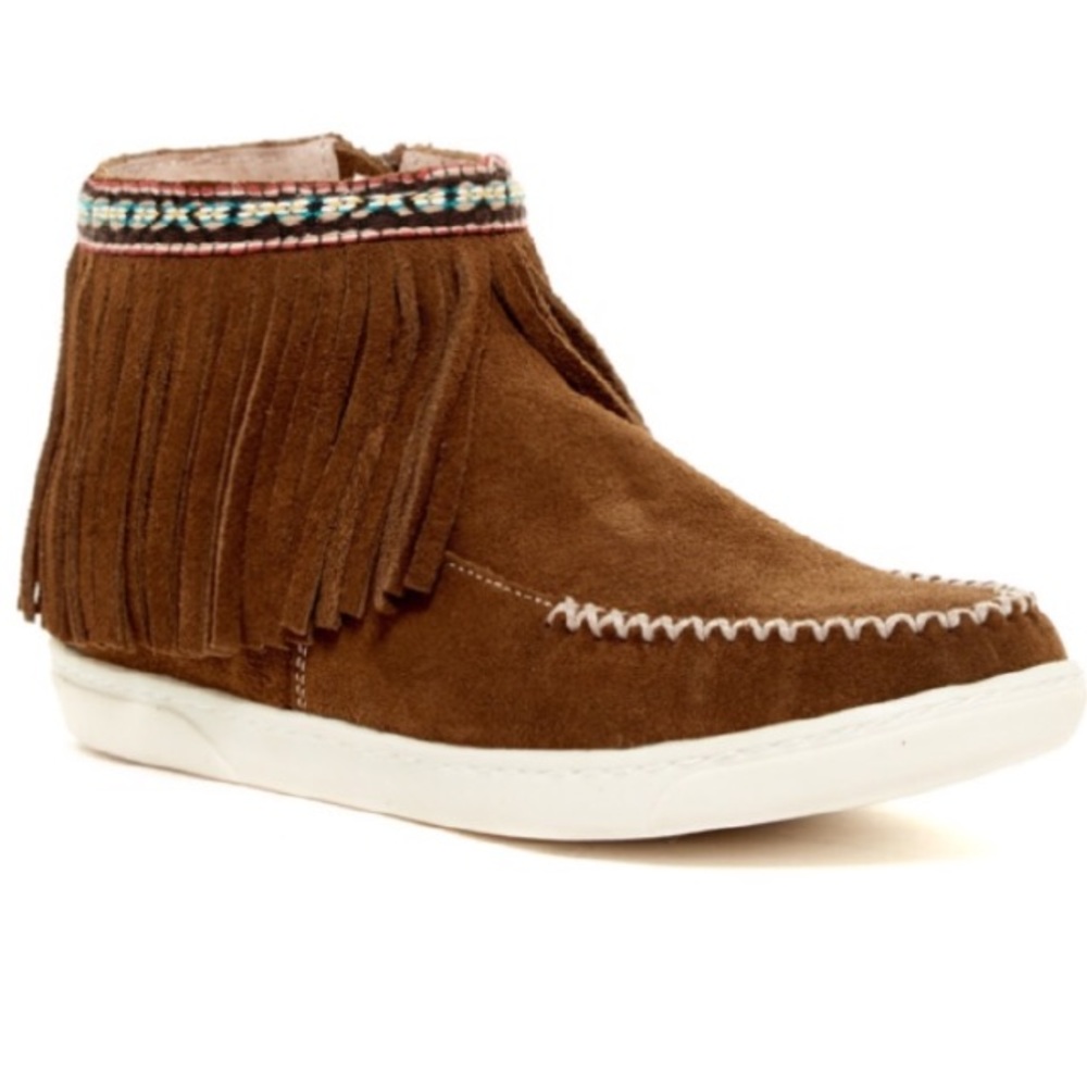 Minnetonka Booties